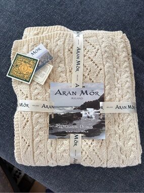 Aran Mór Cream Cable Knit Throw